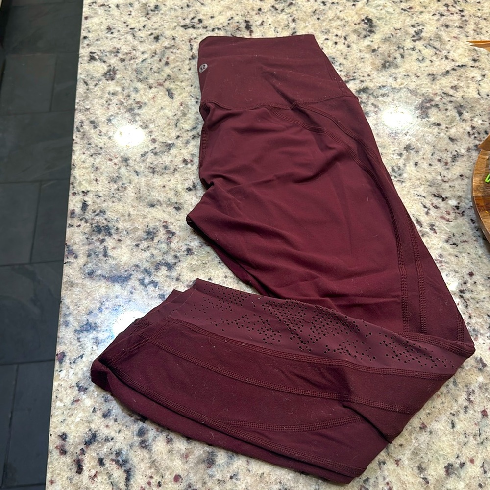 Lululemon 7/8 length Maroon